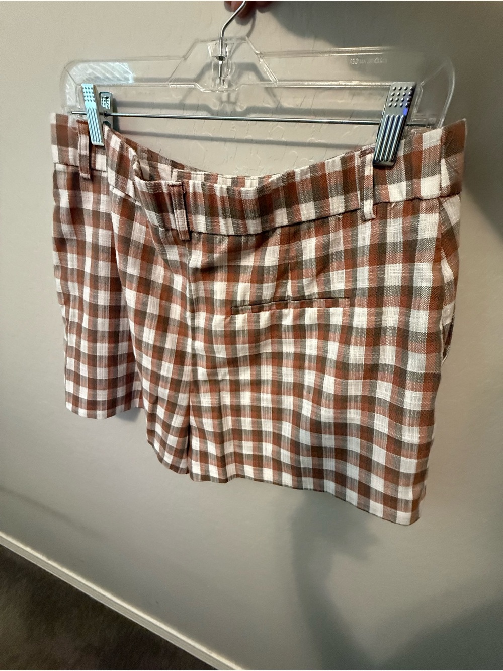 Plaid shorts in Brown and White